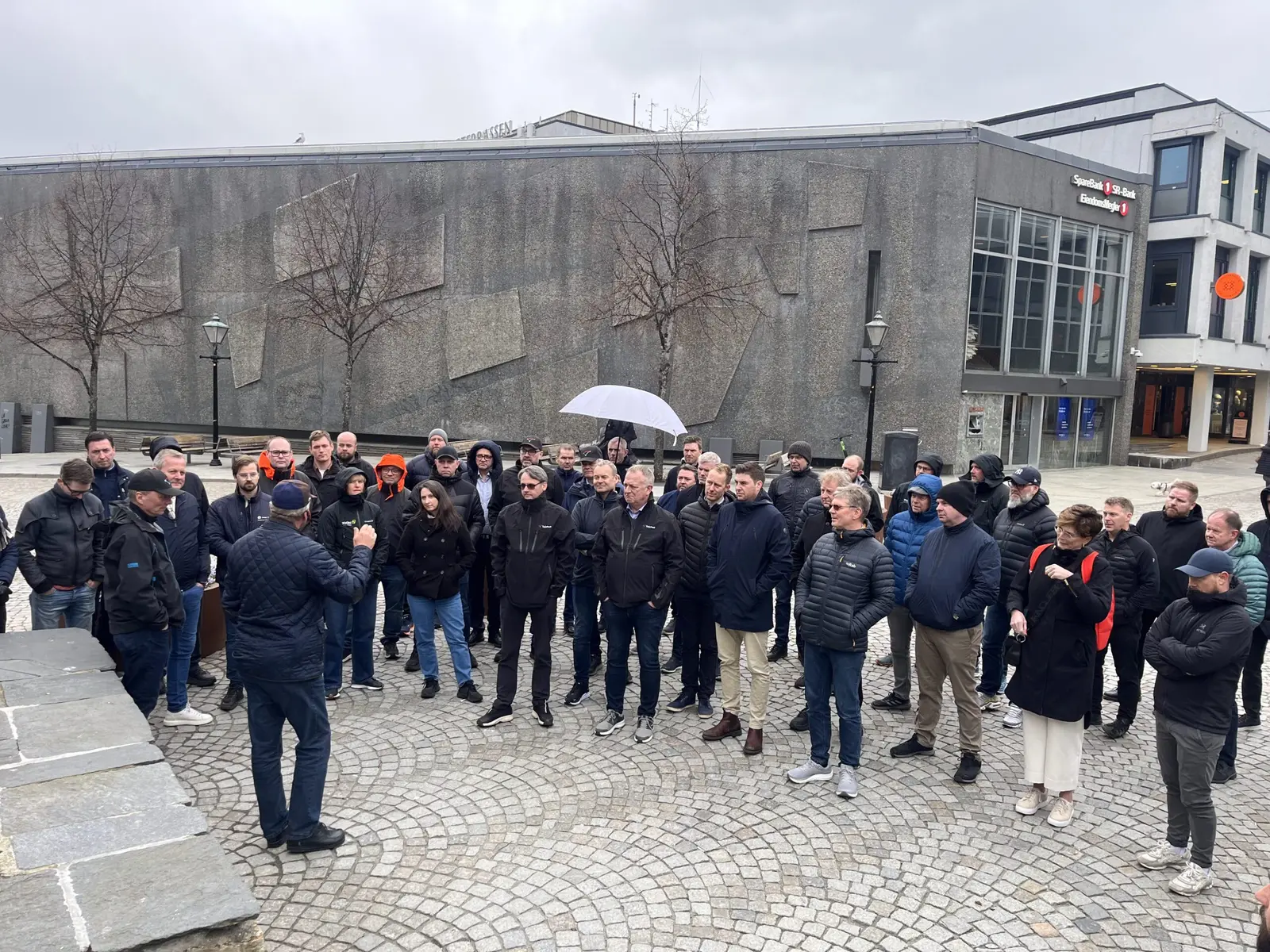 Hele gjengen samlet — julehilsen 2024